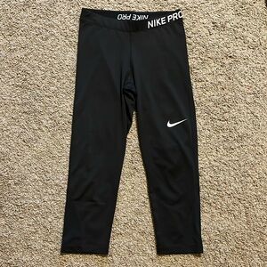 Like new Nike Pro cropped leggings